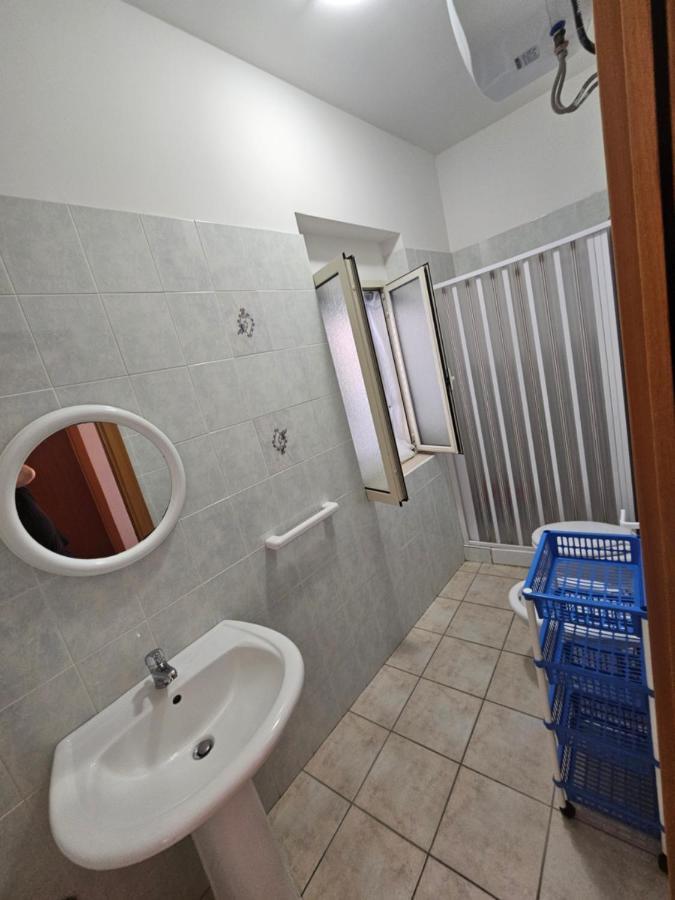 Casa Vacanze Leonardo بيسْكيتْشّي المظهر الخارجي الصورة