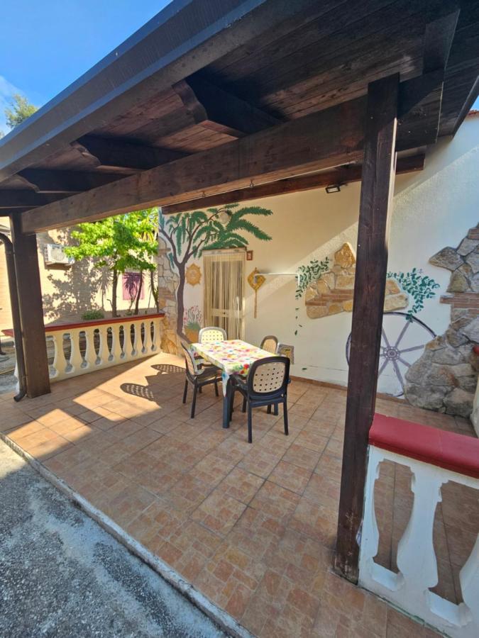 Casa Vacanze Leonardo بيسْكيتْشّي المظهر الخارجي الصورة