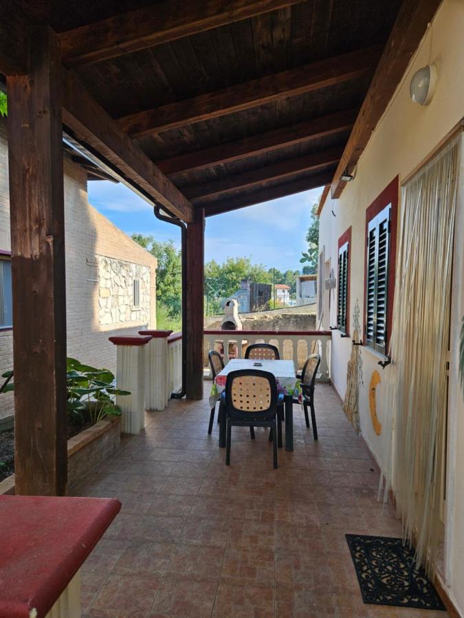 Casa Vacanze Leonardo بيسْكيتْشّي المظهر الخارجي الصورة