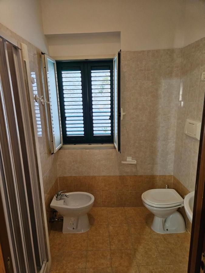 Casa Vacanze Leonardo بيسْكيتْشّي المظهر الخارجي الصورة